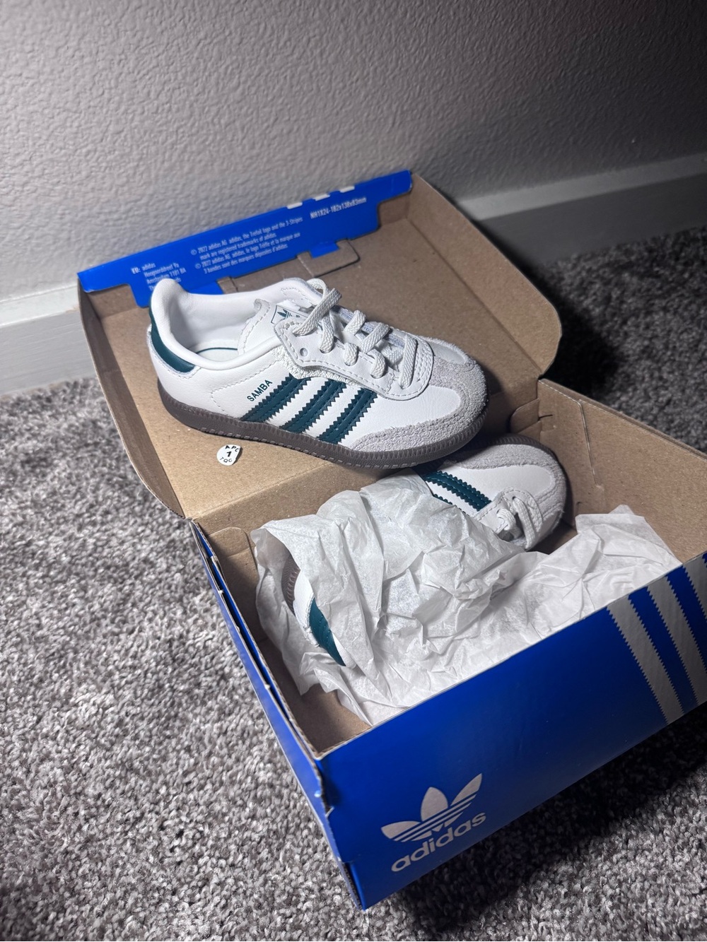 adidas green  & white samba